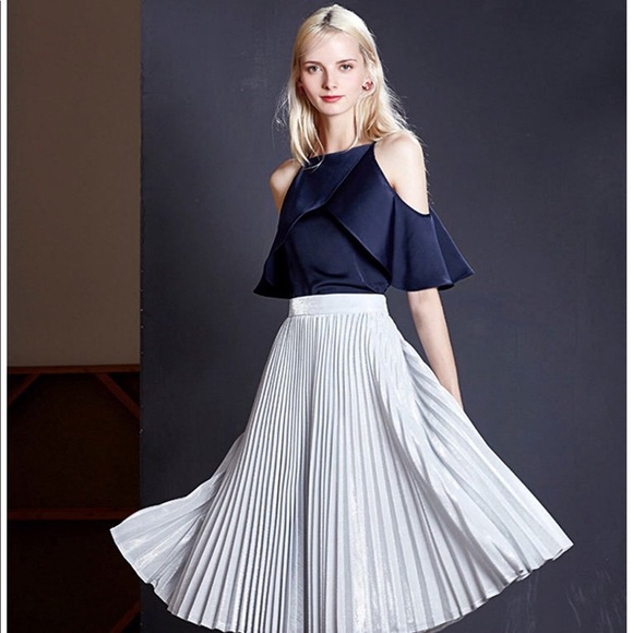 Unique and Classic Navy Off Shoulder Blouse ✨✨ - Picture 3 of 4